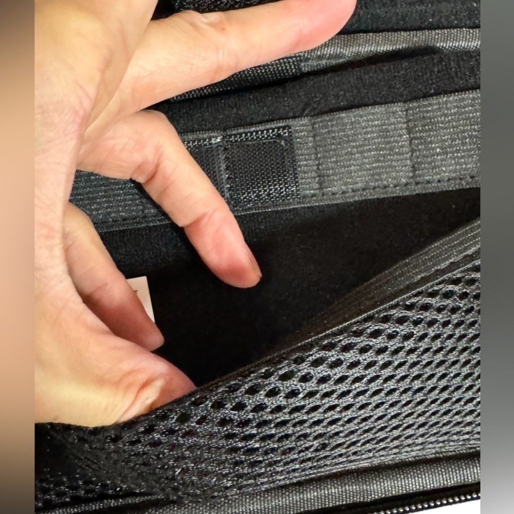 Nintendo Switch Carrying Case Black & Grey w/ Mesh Pocket and internal strap GUC - Picture 10 of 16